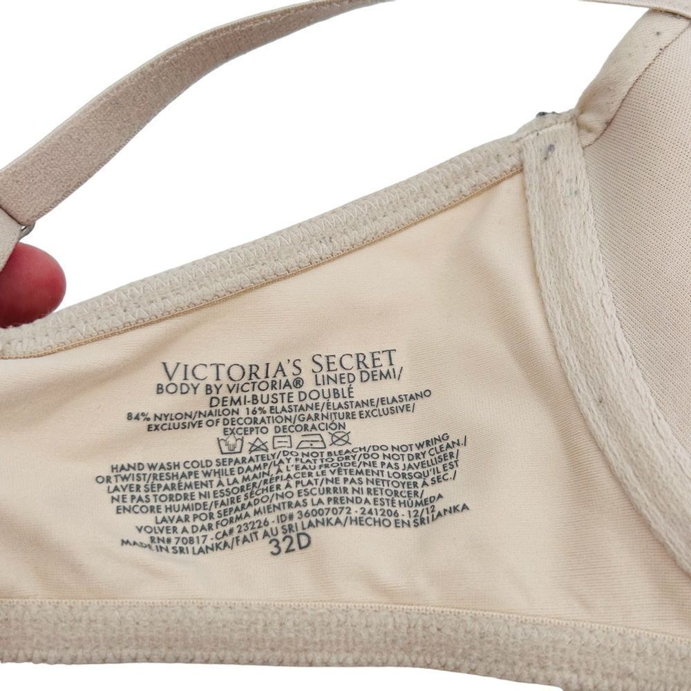 Victoria’s Secret light beige demi lightly lined bra size 32D - Picture 4 of 5
